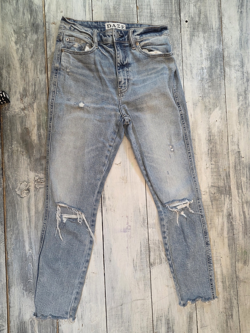 DAZE 'Just Right' Women's Light Blue Distressed Skinny Jeans w Raw Hem sz 26